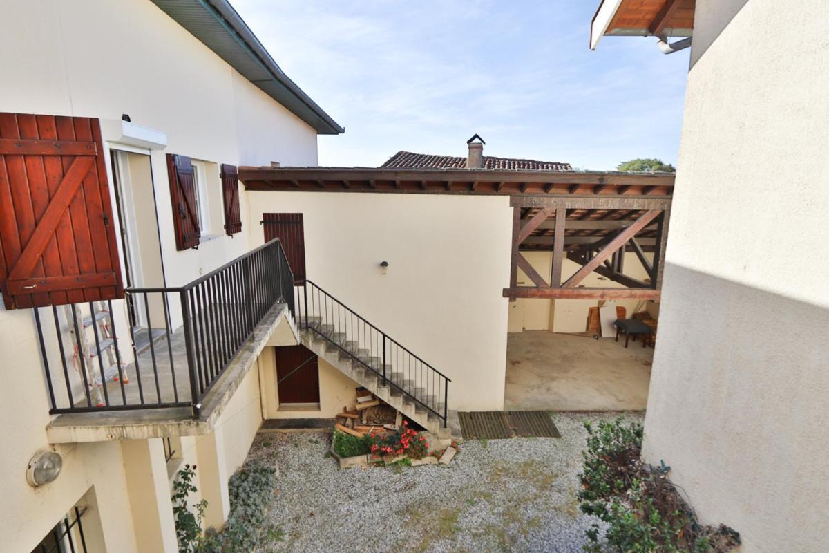 Gite 1 à 9 personnes Hagetmau coeur de ville Extérieur photo